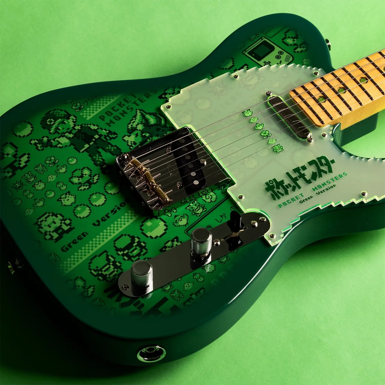 Fender y Pokémon lanzan guitarras de Rojo y Verde - Imagen 2 Cuerpo de la guitarra Fender Made in Japan Pokémon Green Version Telecaster con pixel art de Pokémon Verde
